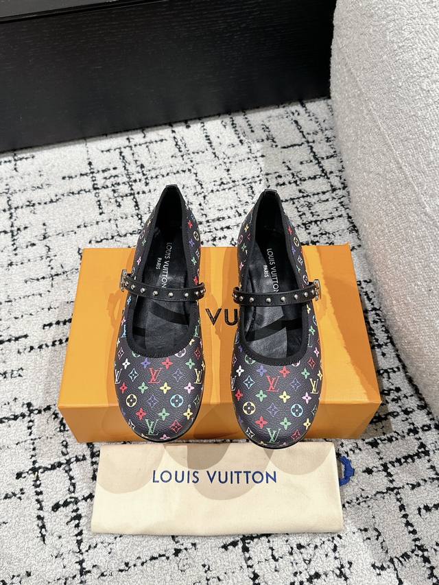 代购级Louis Vuitton Lv路易威登 25 春夏 最新玛丽珍单鞋 简约精致，高级感满满，尽显优雅气质～上脚超好看，拉满了夏日美鞋绝绝子啊鞋面：牛皮3D