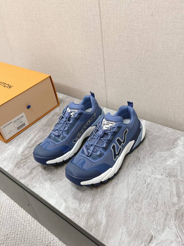 Louis Vuitton 路易威登最新款 运动鞋 休闲鞋 超多明星时尚博主种草 Lv运动鞋以摩登笔触焕新设计 为镜面牛皮革拼接透气网布滴胶工艺描绘出图案复古又