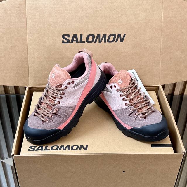 顶级版本 情侣款Salomon 户外休闲复古运动鞋X-Alp Suede萨洛蒙 休闲鞋 超多明星时尚博主种草原版购入开发 做货 全新演绎的专注于其空气动力学的外