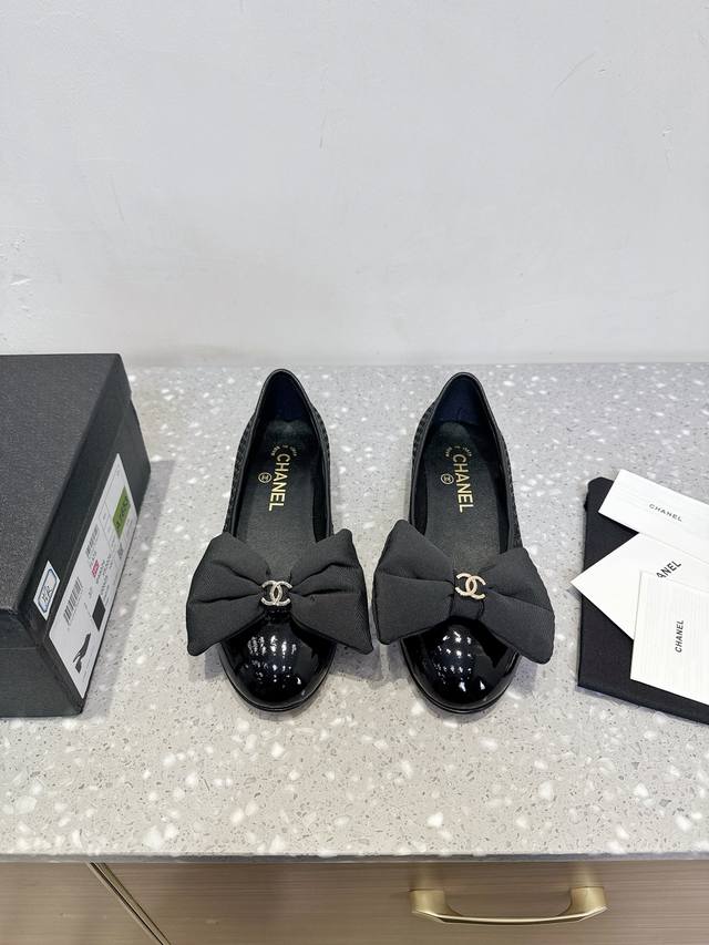 Chanel小香 25Ss春夏新款 玛丽珍 芭蕾舞鞋非常火的蝴蝶结 设计手工车线非常耗时耗力独特大底双拼做法让你不经意露出亮点大底车线永不脱底牢固永久复古就是经