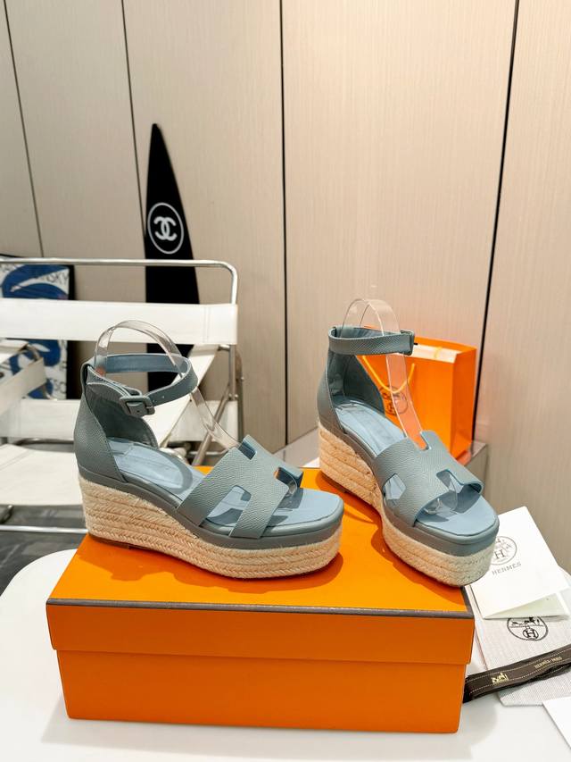 Hermes 爱马仕 春夏新款柜上同步巨献经典 H形镂空牛皮＋麻绳编织厚底松糕鞋 H家鞋款 Ss新品~真正的原版购入，拒绝看图做货！矮子乐，超级好穿的坡跟凉鞋鞋
