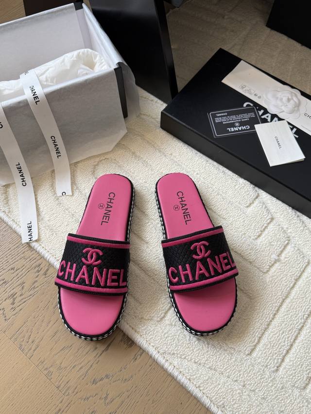 Chanel 25C刺绣双C新款拖鞋全系列首发 专柜有的我都有！高版本高品质鞋面牛皮 原版面料 内里羊皮 原版大底Size:35-39 其他码数定