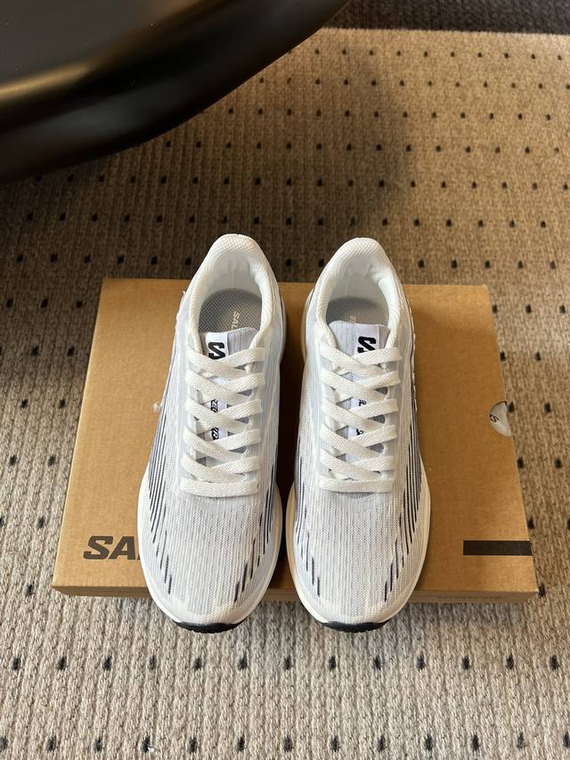 顶级版本 Salomon 25Ss新款多色跑鞋运动鞋Salomon 的产品以卓越的品质和独特的设计著称，注重产品的功能性和耐用性，同时兼顾时尚感。软＋轻颜色适合