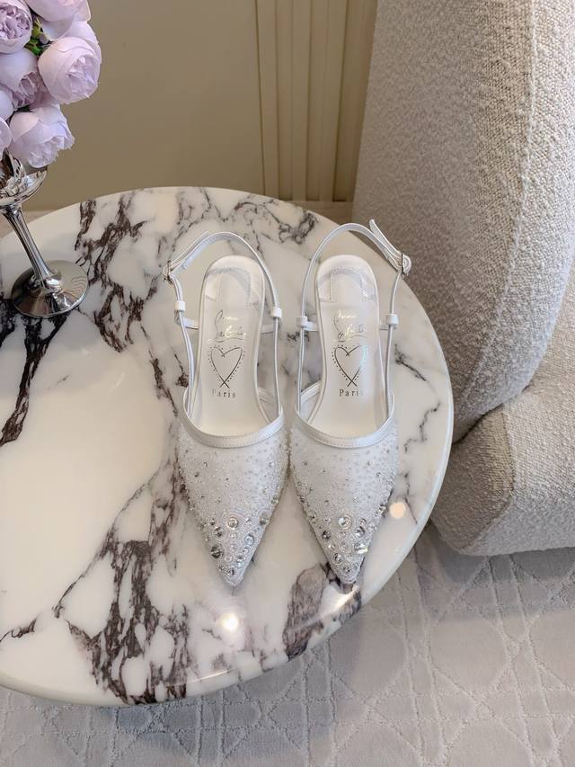 凉鞋 单鞋 Christian Loubouti* 新款水钻红底高跟鞋婚鞋 纯手工缝制超闪水钻 超级重工 闪耀夺目 富贵迷人 交织出童话般的梦境 鞋面高密度网纱