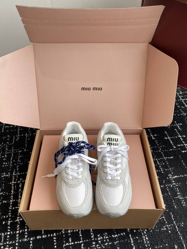 东莞代购级 官网同步盒包装 Miumiu 25Ss 春夏新款 厚底 运动休闲鞋 简约造型，超轻原版开模鞋底，脚感妥妥满分好穿好搭，增高5Cmsize: #35-
