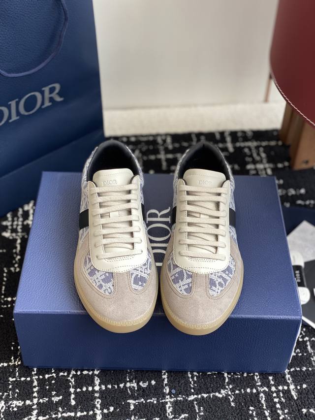 代购级 Dior 25Pre-Fall Berlin 01 情侣款 休闲德训鞋 2004年B01初次登场后续20年被称为最美德训2025年Kj重新对B01进行改
