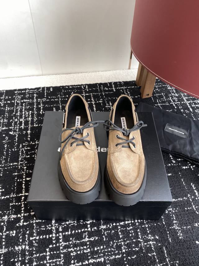 代购级 Alexander Wang Aw Carter亚历山大王 松糕厚底乐福鞋 乐福鞋Jennie 大王这双厚底乐福鞋好绝，同款乐福鞋来自压力山大王 Hai