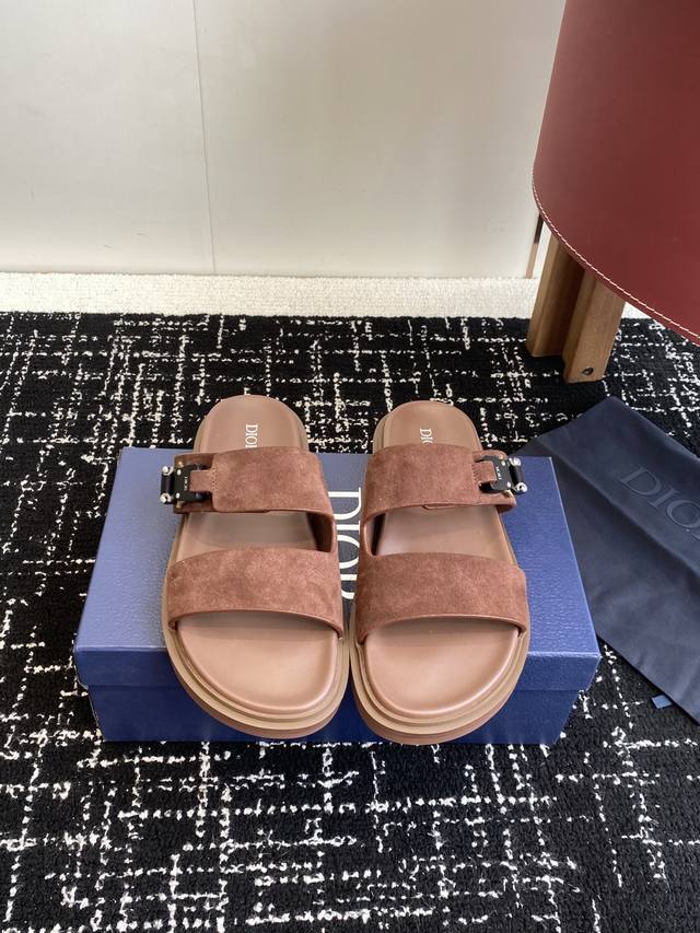 代购级 Dior 25Ss 春夏最新款 男士超轻发泡大底 凉拖夏威夷沙滩运动拖鞋 Angelababy入主迪 奥春夏力推系列 官网暂不接受预订部分专柜有售 顶级