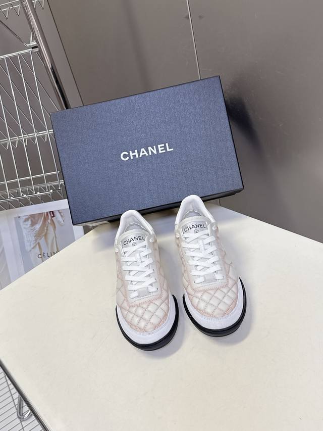 Chanel香奈儿菱格纹棒球鞋 网球鞋 休闲 运动鞋原版购入开发 做货 小香最新隐藏款网球鞋软菱格纹 柔软小羊皮配搭大鞋舌和经典双C Logo满满的复古感又是最