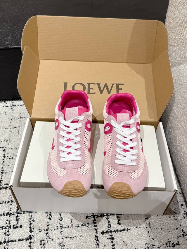 莞产代购级 Loewe 罗意威 25 Runner2.0 最新 网面 芭蕾舞 休闲 运动鞋 德训鞋丑萌得有点可爱 一眼被种草了 这几个颜色特别好看 让人动心的感