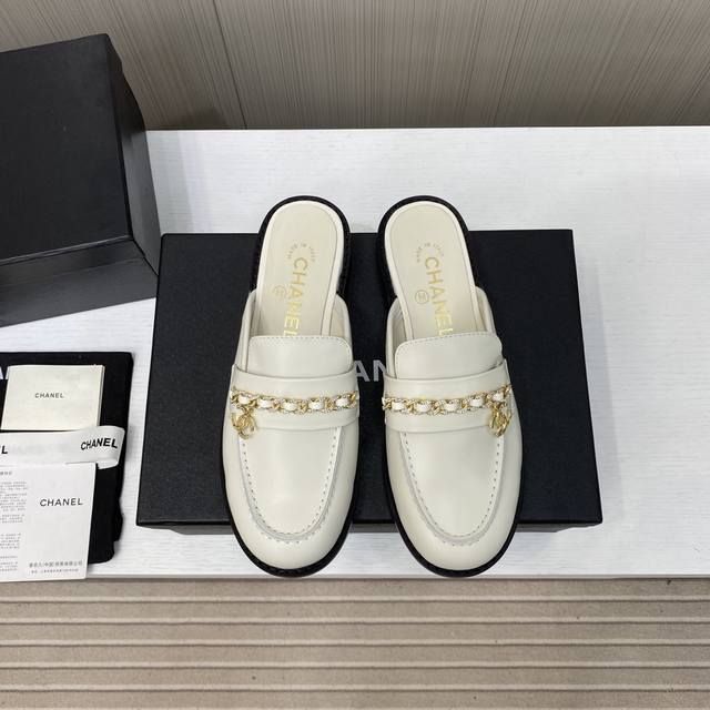 出厂价P Chanel 香奈儿 25Ss秋冬新款乐福鞋 单鞋认准我家细节实拍注意区分普通版 专柜同步！！本系列现已登陆发售！！简约小圆头设计 鞋型非常赞 帅气与