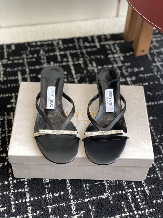 代购级 Jc 蝴蝶结 拖鞋系列 25 配饰 系列 Jimmychoo Collins Store 浅蓝 Jimmy Choo 猫跟 系列经典之作 最近好多宝宝来