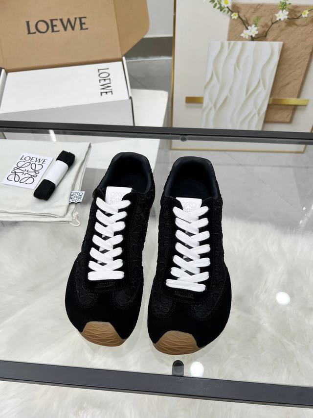2025年早春新款，王一博同款！情侣款Loewe罗意威Ballet Runner2.0运动鞋德训网面鞋全新配色复古系列跑鞋标准码数：女码 –40，扣子+10 男