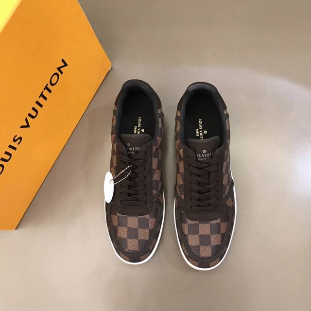 Ouis *Uitto* 新品男士高端休闲运动鞋，选用经典L印花棋盘格帆布面设计，轻质Tpu大底，耐磨舒适，鞋底撞色设计，头层羊皮内里，百搭经典款式！码数38-