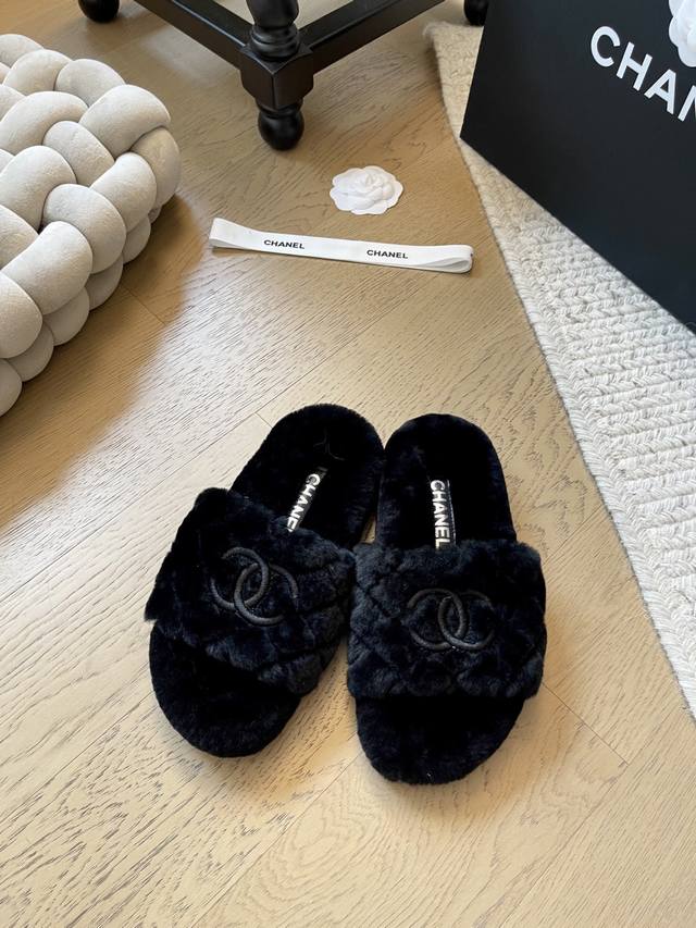 Chanel 25B新款羊羔毛拖鞋！顶级版本！抢先发售 鞋面真羊毛 垫脚羊毛 原版防滑大底码数：34-40 34 40定制不退换