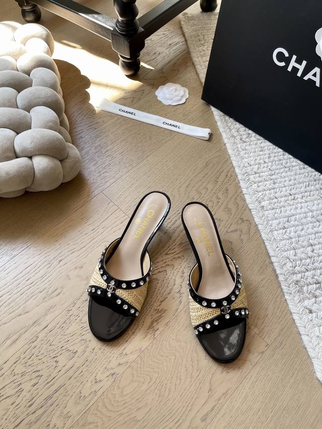 Chanel 25K新款高跟钻拖鞋！顶级版本！抢先发售鞋面编织钻面 垫脚羊皮 真皮大底码数：35-40 40定做不退换