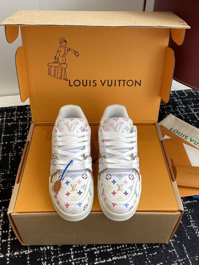 代购级 官网同步盒包装 Louis Vuitton 24Ss 驴家的爆款！Trainer板鞋，每个人都必须入的款，绝不后悔！超级百搭高级！什么衣服都好搭。最主要