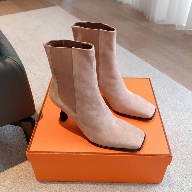 Hermes Fw25New Arrival～H家2025秋冬 短靴进口皮料羊京材质，超Nice方头版型调整多次才完美出货，独家首发，实物均实拍！无比舒适的一款