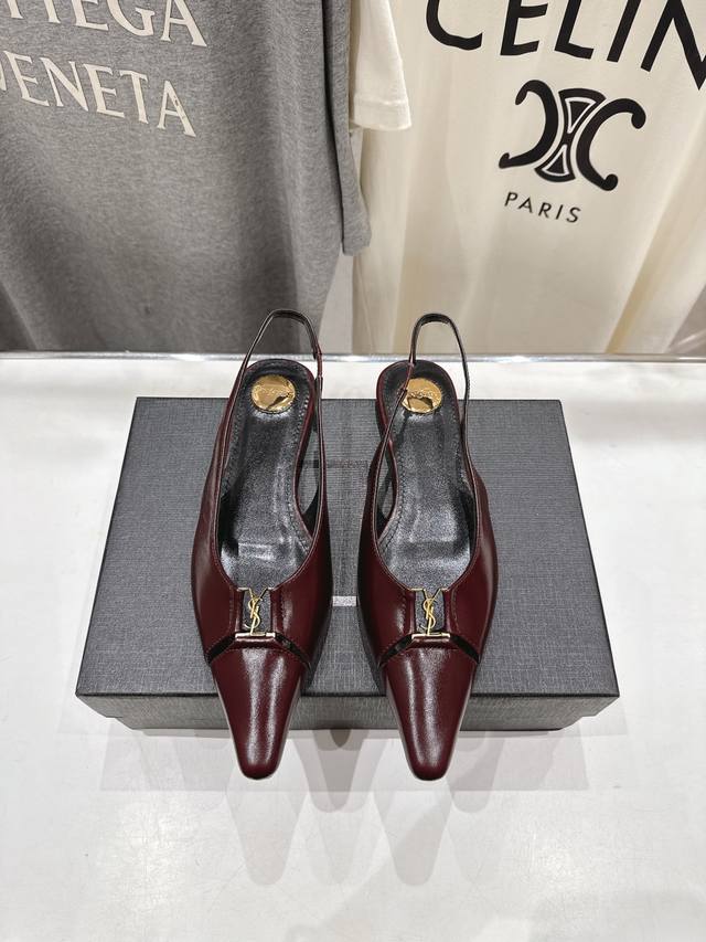 高版本出厂 Saint Laurent 圣罗兰Ysl 25Ss早秋大热全新平底单鞋！经典Cassander复古Logo搭配野性自由高雅性感并存，收男也收女的Ys