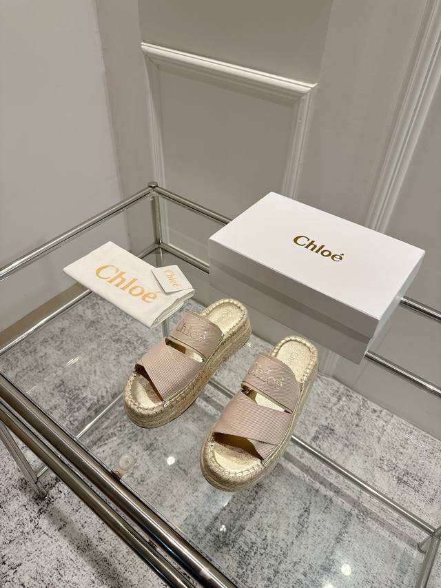 Chloe 2025 克洛伊新款弹力拖鞋 入手一款本季颜值爆表的增高麻底拖， 全网独家开模定制，专柜验货级别 鞋面原版一比一定制丝绸，内里水晶羊皮垫脚，原版开模