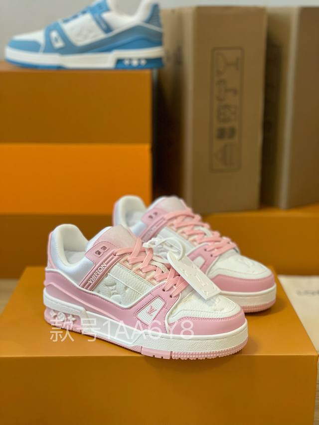 顶级版本 女款路易威登Lvtrainer 运动鞋Virgil Abloh 马卡龙系列款号1Aa6Y8从复古篮球鞋汲取灵感，打造备受青睐的Lvtrainer运动鞋