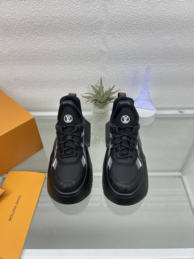 顶级版本： Lv路易威登L家 驴牌。 Cruise 走秀款Archlight 2.0 休闲 运动鞋 拱桥 老爹鞋原版购入开发 做货 Louis Vuitton