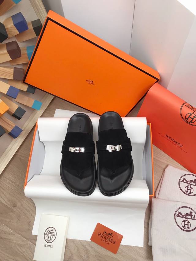 情侣款 Hermes 顶级版本搭扣夹脚拖鞋 呆萌又优美鞋型，行走非常舒适 HermèS 包装升级，版型做工材料升级 Hermes市场最高版本纯手工鞋 顶级产品爱
