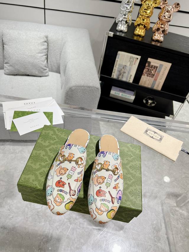 Gucci顶级版 购买两双原版拆皮拆骨一比一还原，所有细节 材质 舒适度 全部跟原版一样了 复刻度98%。码数：35-40