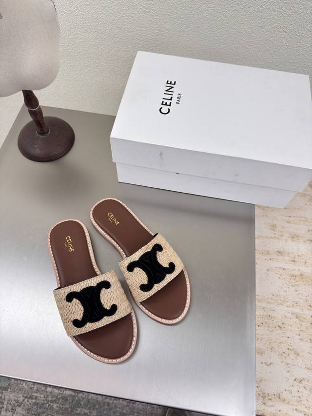 平底 一片拖 Celine 夏日专属 Pp草立体绣花 凯旋门系列 平底凉鞋 赛琳 家族元素设计 凯旋门 一片式拖鞋 黑色Logo 面料选用打蜡牛皮 Logo钢印