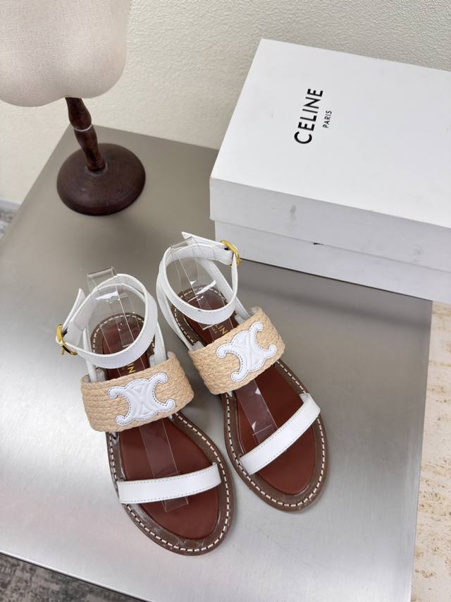 Celine 夏日专属 凯旋门系列厚底凉鞋 赛琳 家族元素设计 凯旋门 马鞍带 凉鞋 白色 面料选用打蜡牛皮 Logo钢印压模而成立体感十足 对标对版 内里舒适