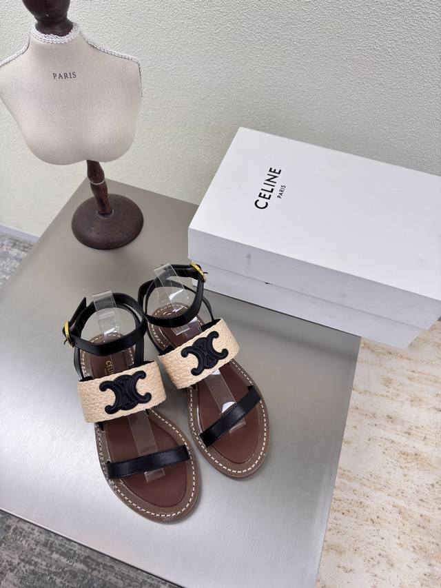 Celine 夏日专属 凯旋门系列厚底凉鞋 赛琳 家族元素设计 凯旋门 马鞍带 凉鞋 黑色 面料选用打蜡牛皮 Logo钢印压模而成立体感十足 对标对版 内里舒适