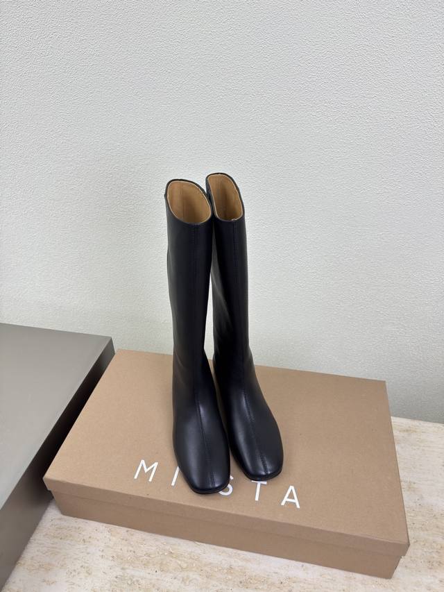 方头 一脚蹬 Miista 意大利 品牌 做旧机车靴 新品发售中 黑色厂价P 高版本 穿搭灵感双手奉上~ 小羊皮材质超软超舒适 越穿越有味道的一款精品 意大利真