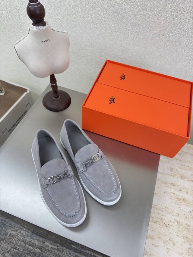 Hermes 爱马仕 H家 Game Kelly扣 厚底乐福鞋爱马仕 高版本 Hh 配手提袋 双只鞋盒包装 Game Kelly 扣 乐福鞋 水泥灰 爱马仕 J
