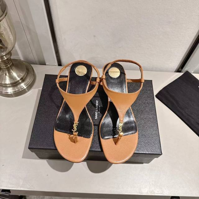 Ysl夹趾坡跟凉鞋2025新版 棕色牛皮 跟高4.5Cn 码数35-44 35.43.44订做 橡胶大底 真皮大底