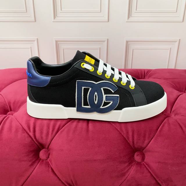 高端版本 高质量 品牌大底Dolce & Gabbana 2025新款 顶级版本 高端质量 独家精工定制上市 品牌字母工艺点缀绝美奢华闪耀 精湛的做工 众多人至