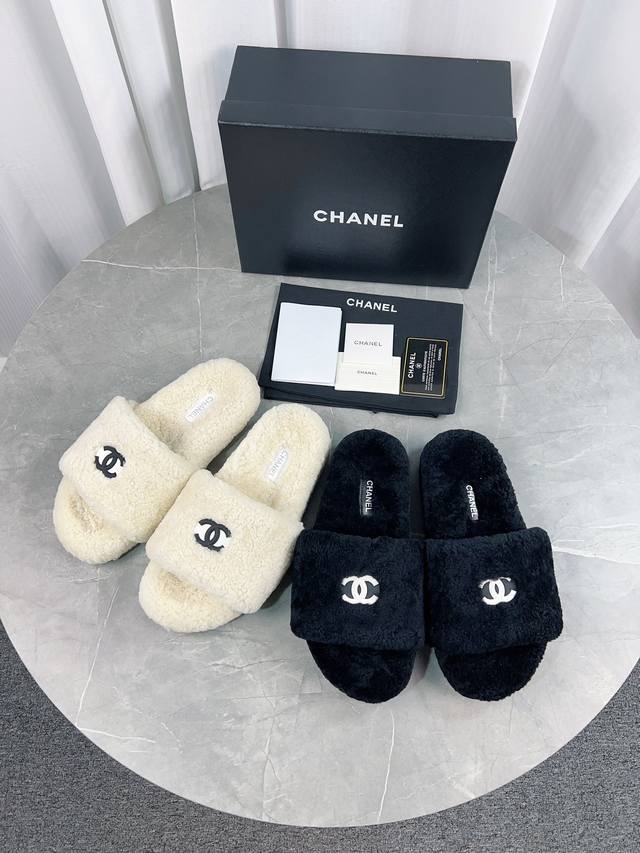 Chanel 香奈儿 小香厚底毛毛拖鞋 羊毛拖鞋 3C秋冬系列火爆上新，这一季毛拖香家小爆款！ 鞋面：原版羊毛 内里：混种羊毛 大底: 原版开模大底 码数: 3