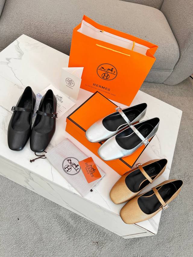 皮底加40 秋季顶级产品Hermes爱马仕新款真正的手工鞋，纯手工打造，必须收藏的单品！度假搭配神器！我们对精品的追求永远只要最好！不要将就！舒适及原创精神、不