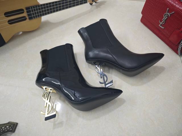 工厂P价 Saint Laurent 圣罗兰、高跟Ysl字靴鞋 早秋专柜同步最新款、Ysl、装饰 经典上乘美艳力作 专柜最火春夏系列 兼备气质 时尚 经典耐看的