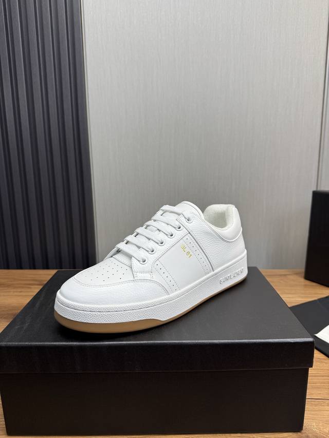 工厂P价 Saint Laurent.圣罗兰男士低帮休闲鞋 官网热卖款品牌旗舰店同步 进口牛皮鞋面，内里吸汗毛巾布、更加增强鞋子的柔软性、透气性及包裹性、牛皮垫