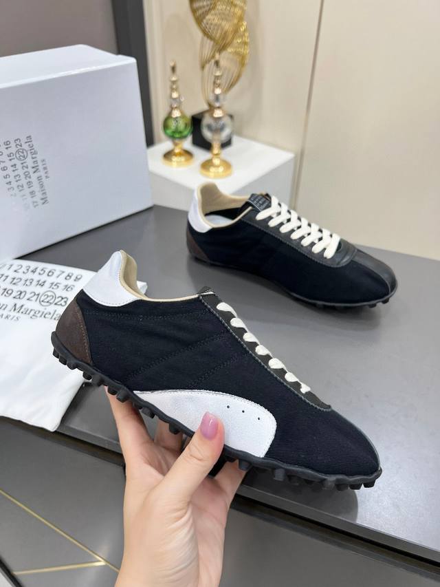 Mm6 情侣款女码：35--40 男码：39--44 45定做 ｜德训休闲板鞋钉子鞋 延续品牌独具辨识度的解构主义美学，Maison Margiela 2025