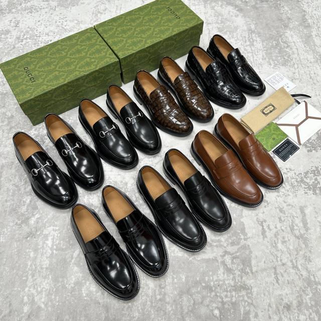 G家 Gucc* 新品男士马衔扣乐福鞋皮鞋 官方售价Rmb,900 古-驰乐福鞋，重塑经典时尚 ，采用进口开边珠亮皮 蜡面小牛皮 鳄鱼纹压纹牛皮打造，简约流畅的