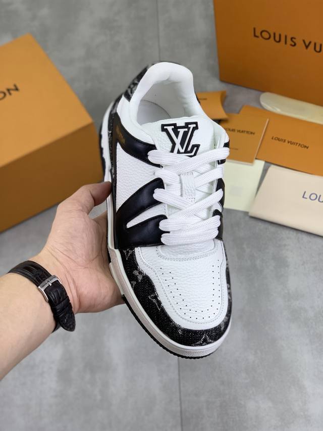 工厂P价P 实价 顶级版本 Louis Vuitton 原单 新款Lv路易威登 * 顶级版本 Lv经典潮鞋！选用进口原版内里.原版耐磨轻便Tpu大底！高品质精品
