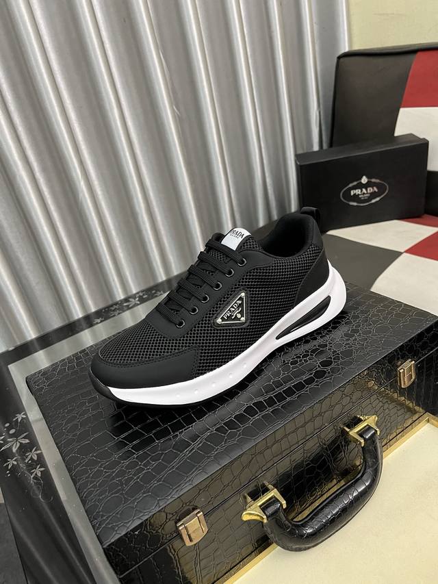 出厂价Pp： Prada 普拉达 爆款男鞋休闲鞋、运动鞋！高端品质 鞋面精选进口原版牛皮 牛皮内里；原版开模大底。版型端正大气，上脚舒服百搭 质量三包 码数：3
