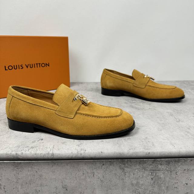 路易威登 Lv Major系列乐福鞋男款出货！ 进口胎牛皮面，真皮缝合拼接焗边工艺， 高端材料胎牛皮材质，皮料细腻高端 看实物效果 套脚款设计非常好穿脱 搭配真
