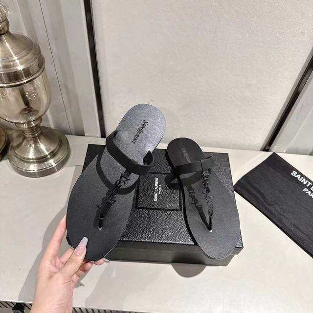 Ysl夹趾拖鞋2025新版 黑色丝绸牛皮 码数35-44 35.43.44订做 橡胶大底 真皮大底