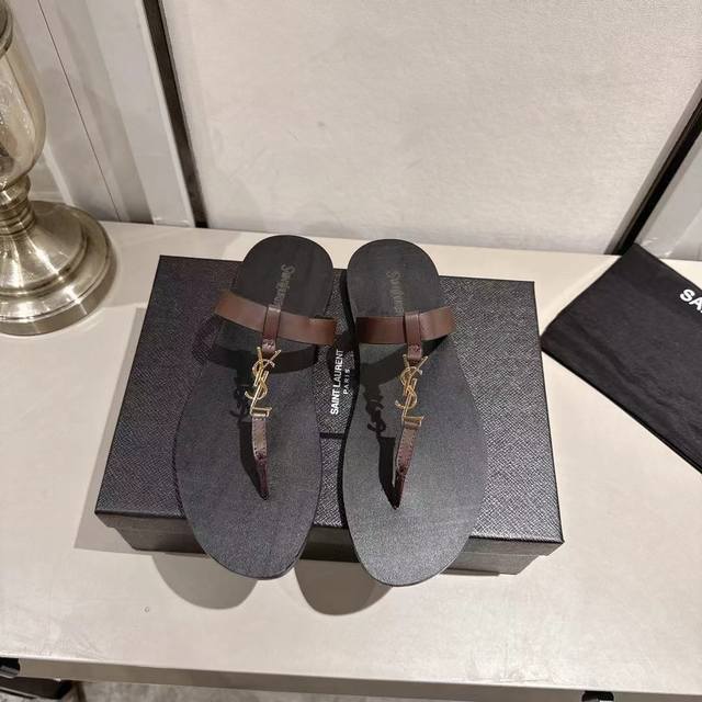 Ysl夹趾拖鞋2025新版 咖啡色牛皮 码数35-44 35.43.44订做 橡胶大底 真皮大底