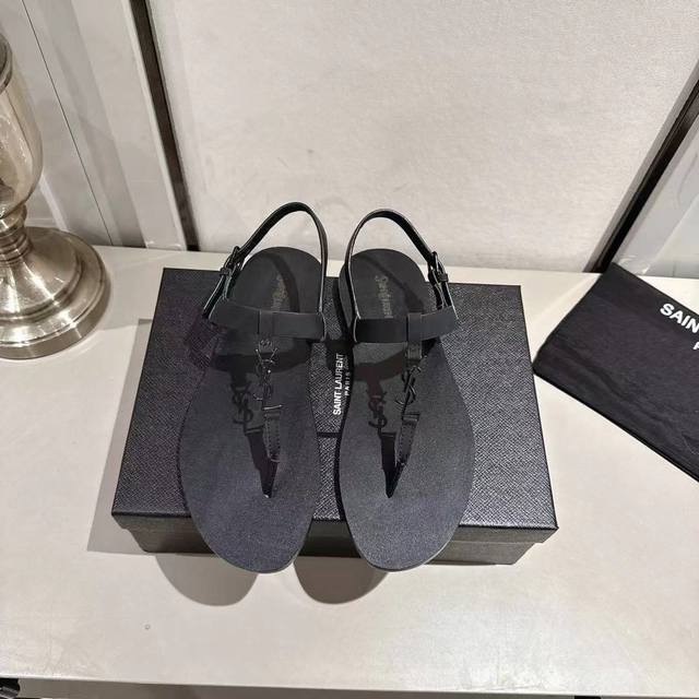 Ysl夹趾凉鞋2025新版 黑色丝绸牛皮 码数35-44 35.43.44订做 橡胶大底 真皮大底