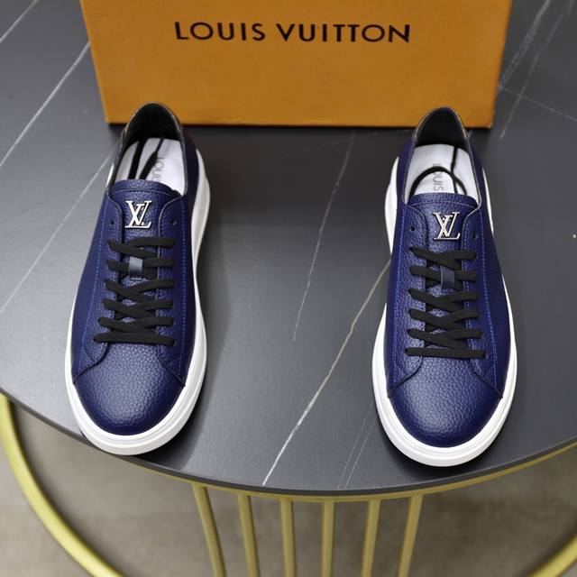 出厂价Pp： 品牌： Louis Vuitton Lv.路易威登 材质： 原工厂P牛皮面 原板大底 舒适猪皮内里 款式类型：休闲运动 板鞋 等级：专柜品质 顶级