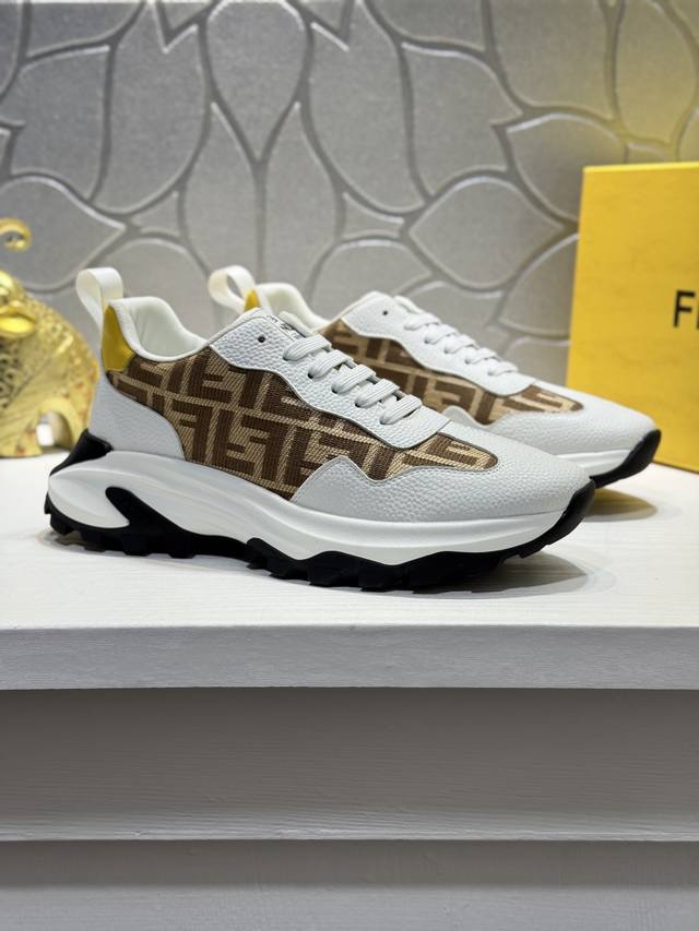 Fendi* 原单品质 芬迪！代购级别爆款，鞋面采用牛皮帆布制造，轻便防滑大底。市场顶级品质，众多明星亲身演绎，时尚主打潮流，百搭爆款，简单不失品味，潮人必备，