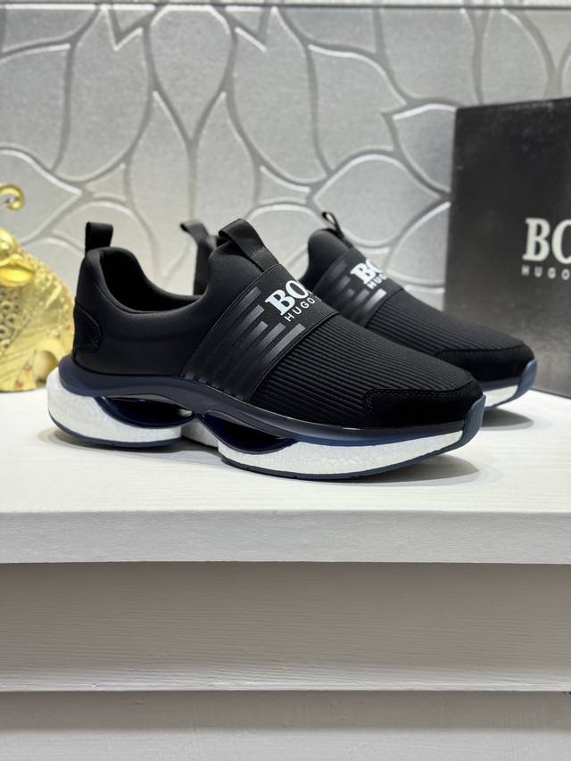 Bos＊ 男士精品 Boss 运动男鞋，本款是官方主打经典款，1:1质量，原厂名师制作，采用进口布料工艺舒适透气完美楦型，大方时尚的设计，吸引了众多消费者的追捧